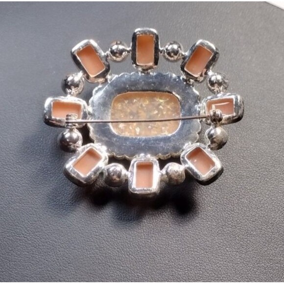 VTG Cabochon Brooch Pin Cut Glass Salmon Pink Rhinestones Statement Silver Tone - Picture 3 of 5